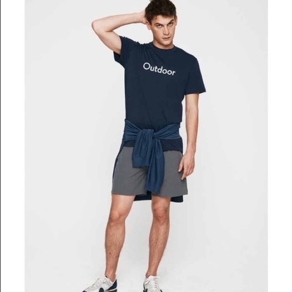 Outdoor Voices Men’s Graphic Logo Tee, size Large
